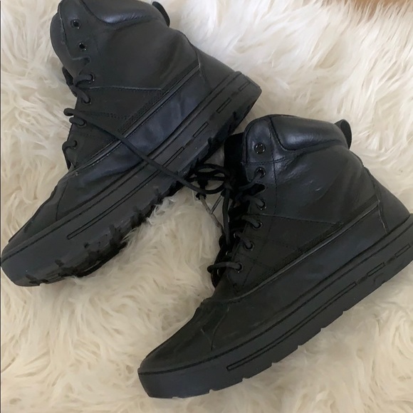 black duck boots nike